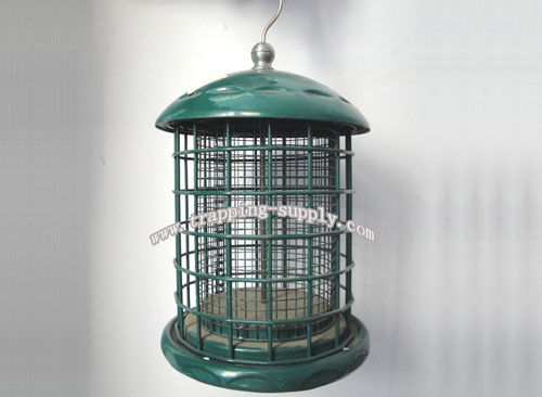 LB-68 squirrel proof bird feeder